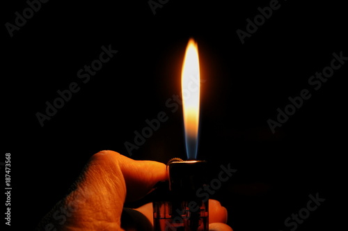 Cuadros en Lienzo thumb lighting plastic lighter in dark