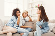 © Prostock-studio - Female friends chatting at home