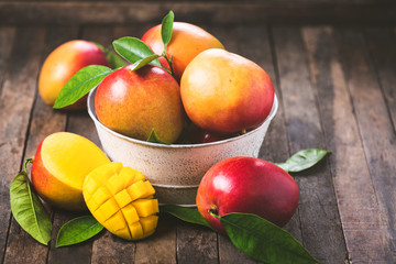 Canvas Print - Fresh mango fruit