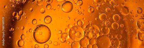 Dekoracja na wymiar  zolte-i-pomaranczowe-babelki-krople-oleju-w-wodzie-oliwa-z-oliwek-do-gotowania-tla