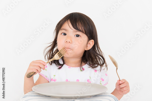 フォークとスプーンを持つ女の子 Buy This Stock Photo And Explore Similar Images At Adobe Stock Adobe Stock フォークとスプーンを持つ女の子 Buy This Stock Photo And Explore Similar Images At Adobe Stock Adobe Stock