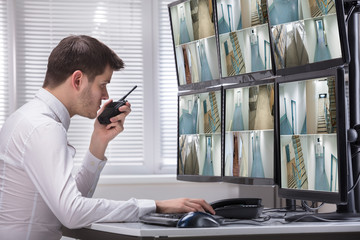 Aufkleber - Security Guard Monitoring CCTV Footage