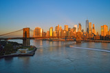 Fototapeta Nowy Jork - Brooklyn Bridge at sunrise.