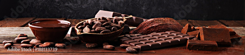 Fotografía Melting chocolate or melted chocolate and chocolate swirl