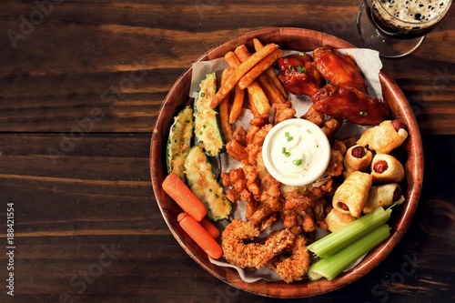Cuadros en Lienzo Game day Platter with appetizers