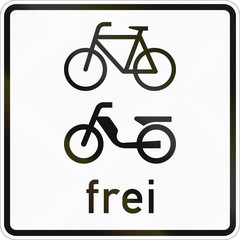 Wall Mural - Supplementary road sign used in Germany - Cycles and mopeds free