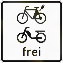 Wall Mural - Supplementary road sign used in Germany - E-bikes and mopeds allowed