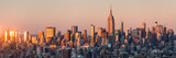 Fototapeta  - New York Skyline bei Sonnenuntergang mit Empire State Building, USA