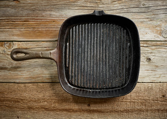 Poster - empty black cast iron pan