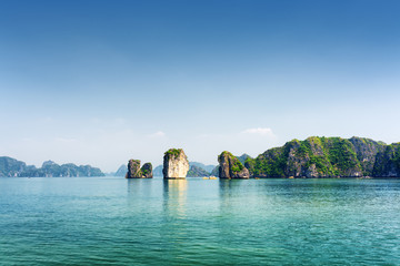 Canvas Print - Azure water of the Ha Long Bay, the South China Sea. Vietnam