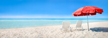 Strand Panorama Mit Liegestühlen Und Sonnenschirm