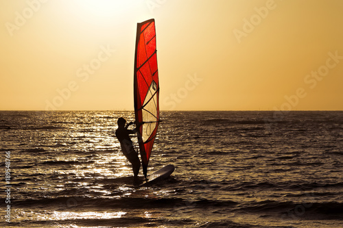 Dekoracja na wymiar  windsurfer-na-plazy-w-brighton