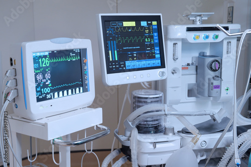 Fotografía equipment and medical devices in modern operating room