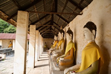 Wall Mural - The old Buddha lined the wall.