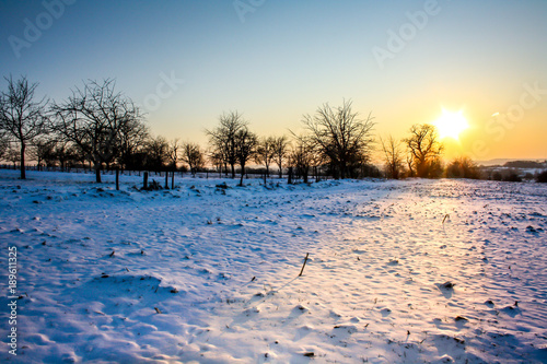Coucher De Soleil Sur Une Plaine Enneigee Le Reflet Du Soleil Dans La Neige Stock Photo Adobe Stock Coucher De Soleil Sur Une Plaine Enneigee Le Reflet Du Soleil Dans La Neige Stock Photo Adobe Stock