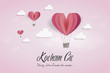 Balony w kształcie serca na niebie z napisem „Kocham Cię. Dzisiaj. Jutro. Zawsze. Na zawsze...”
