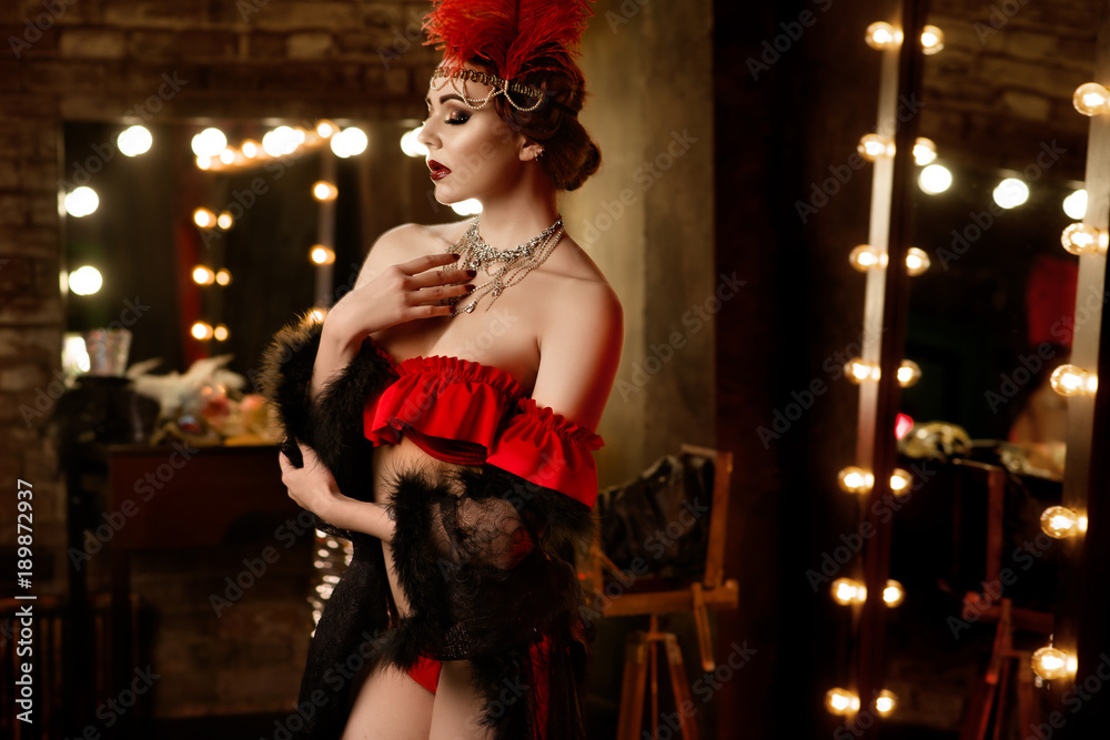 Pretty sexy girl in cabaret - obrazy, fototapety, plakaty 