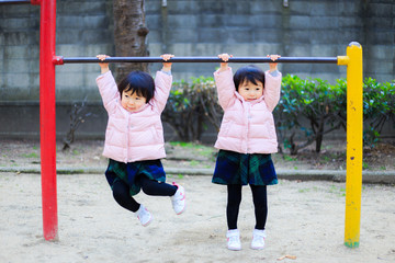 Wall Mural - 公園遊んでいる子供