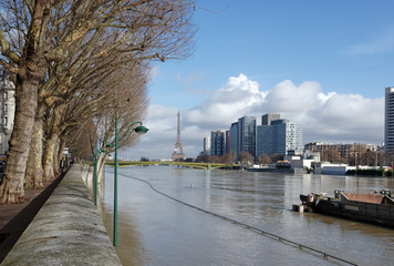 Poster - inondation de la Seine sur la voie express George Pompidou