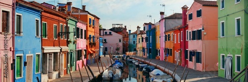 Fotomural Colorful Burano canal panorama view