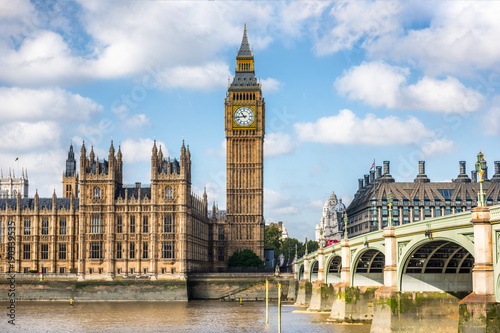 londynski-miasto-podrozy-wakacje-tlo-big-ben-i-houses-of-parliament-z-westminster