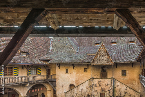Obraz na plátně Castle d'Enna (Schloss Enn in german language): details of the impressive castle localed on a hill above Montagna in South Tyrol, Bolzano, Italy