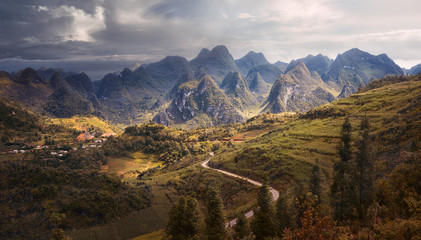 Canvas Print - A beautiful panoramic view of many rocky peaks karst plateau Dong Vang