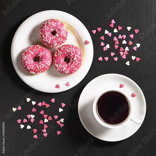 Zdjęcie XXL Różowe pączki i kawę