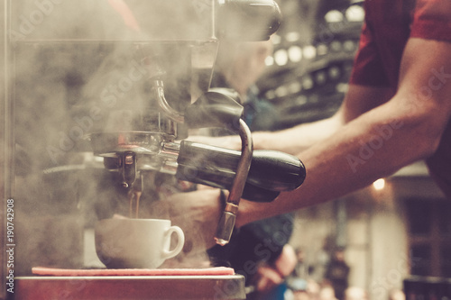 Fotomural Coffee Preparation by Barista in the Cafe