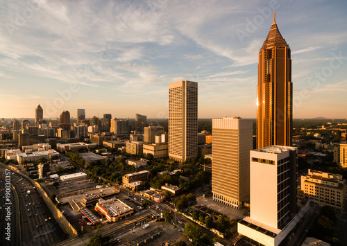 Plakat Nad miasto linii horyzontu Atlanta GA śródmieścia półmrok Gruzja