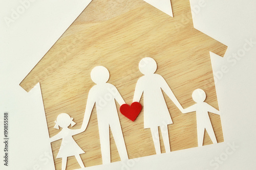 Cuadros en Lienzo Paper family cut-out and house - Love and family union concept