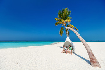 Sticker - Family on a tropical beach vacation