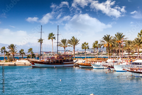 Cuadros en Lienzo Port with sightseeing boats, beautiful scenery, Resort town Side in Turkey