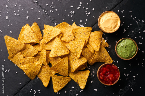 Fotografía Mexican nachos with sauces