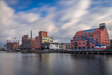 Wall Mural - Duisburg Innenhafen bewölkt