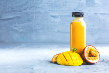 Wall Mural - Smoothie (Obst Gemüse Getränk)