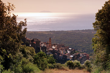 Poster - village de Cervione sur le littoral Corse