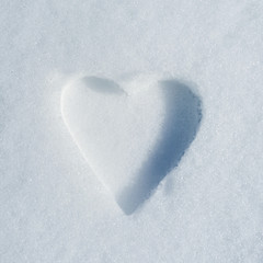 Wall Mural - heart on the snow