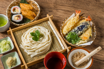 Wall Mural - 手打ちうどん　homemade noodles of Japan(udon)