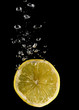 Zitrone im Wasser 2