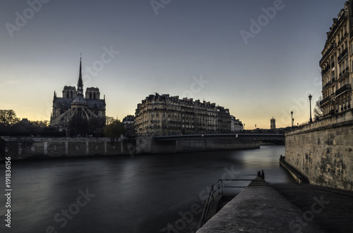 Notre Dame Sous Le Coucher Du Soleil Buy This Stock Photo
