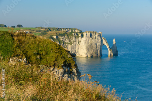 Cuadros en Lienzo Cliff of Étretat - Normandy France
