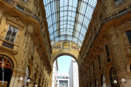 イタリア ミラノ ヴィットーリオ エマヌエーレ2世のガッレリア Italy Milan Galleria Vittorio Emanuele Ii Stock 写真 Adobe Stock