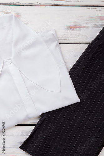 black skirt office outfit