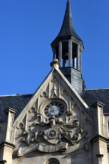 Wall Mural - Rathaustürmchen vor strahlend blauem Himmel