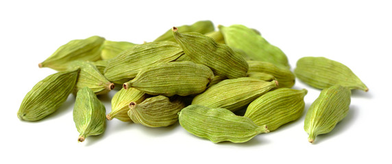 Wall Mural - dried cardamom seeds isolated on white