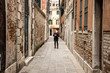 Ludzie na ulicach Wenecji