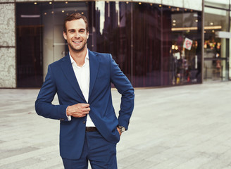 Canvas Print - Businessman in the city