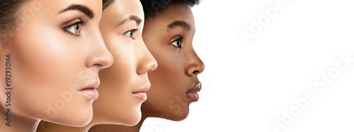 Fotografía Different ethnicity women - Caucasian, African, Asian.