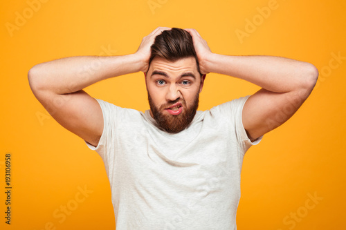 Portrait of a confused bearded man Poster Mural XXL